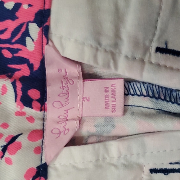 Lilly Pulitzer shorts Size 2 - Picture 3 of 4